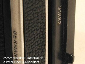 Contax-S mit Seriennummer 31982 im Gehäuse am Rückwandanschlag Contax-S mit Seriennummer 31982 im Gehäuse am Rückwandanschlag