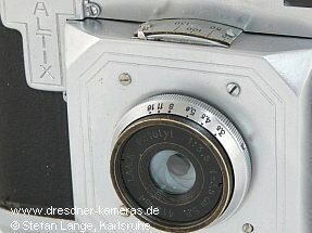 Altix I (frhe Variante mit Fix-Fokus-Objektiv und feiner Rndelung der Aufzugsknpfe, 1939)