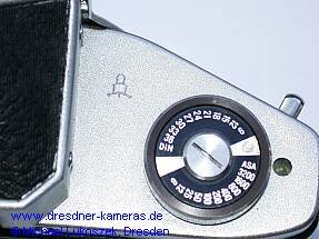 Exakta VX 500 mit Deckkappengravur Pentacon-Turm (1971/72)