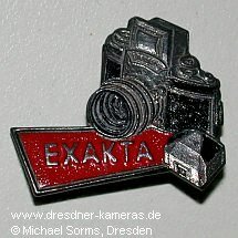 verschiedene Exa- und Exakta-Anstecknadeln