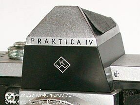 Praktica IV - das erste Modell von 1959 mit schwarzem Prismengehuse und KW-Logo