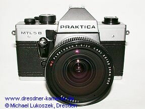 Praktica MTL 5 B mit Flektogon 2,8/20 (spte Version mit Zeitenknopf und Auslser fr Vorlaufwerk aus schwarzem Kunststoff)