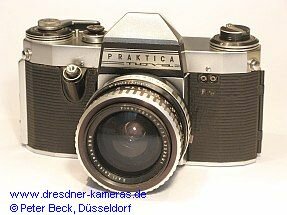 Praktica nova mit Flektogon 2,8/35 (erste Version mit Blitzbuchsen oben)