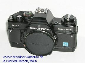 Praktica BC 1 (1. Version) mit Schild Pentacon Italia