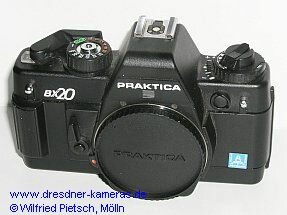 Praktica BX 20 mit Schild Pentacon Italia Praktica BX 20 mit Schild Pentacon Italia