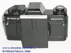 Praktica B 100 M mit einem Ansatzstck fr spezielle Mikroskope